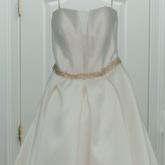 Dresses & Skirts - Elegant Satin Ball Gown Wedding dress - strapless, timeless design.